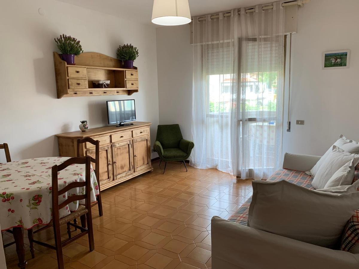 Holiday Villas Marina di Massa Luaran gambar
