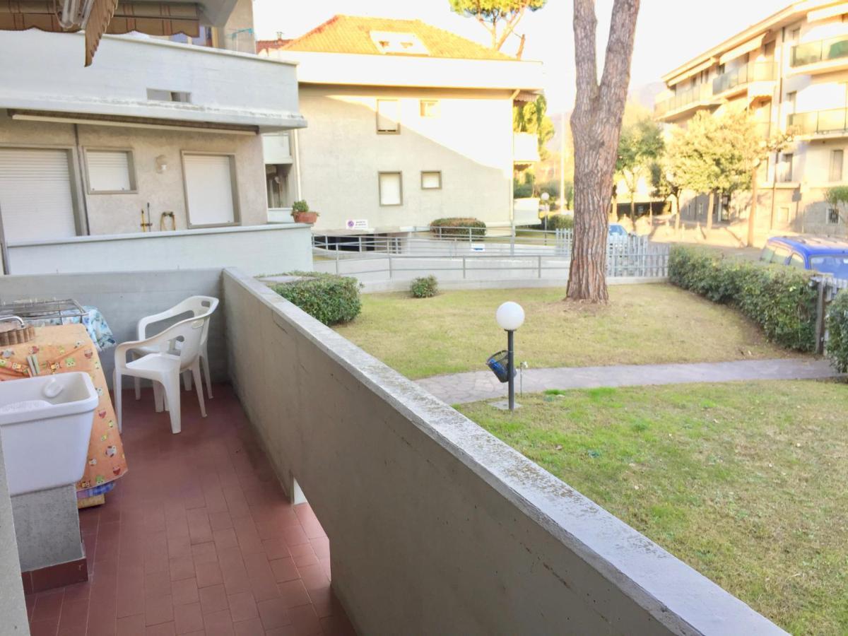 Holiday Villas Marina di Massa Luaran gambar